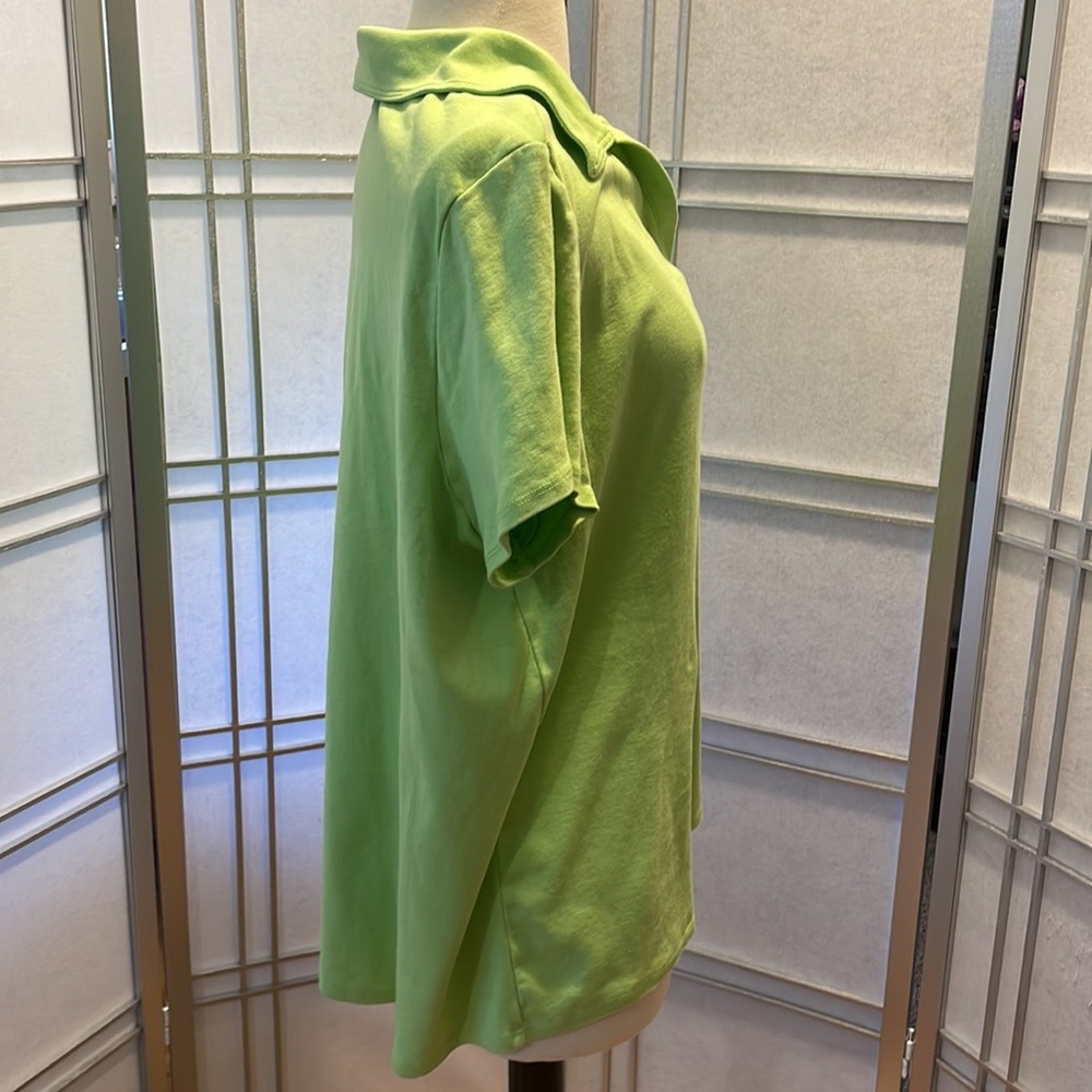 *Lime Green Short Sleeved Collared V neck - Size 18/20 - Picture 5 of 5